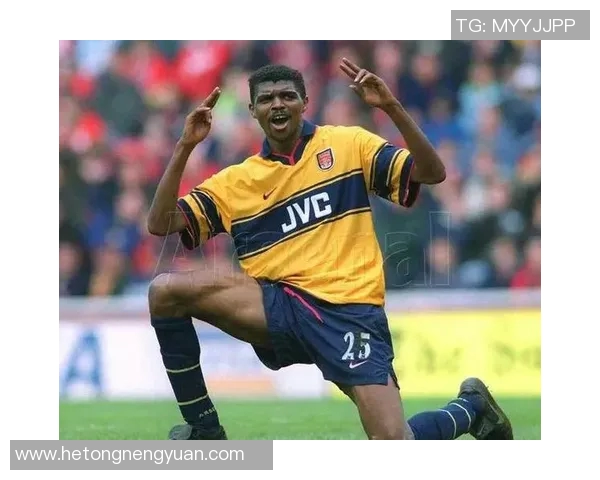 11号球衣足球明星前锋的传奇故事与辉煌成就解析